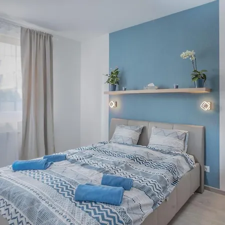 New Corvin Home, Ac, Free Parking Balcony W/view * Budapest