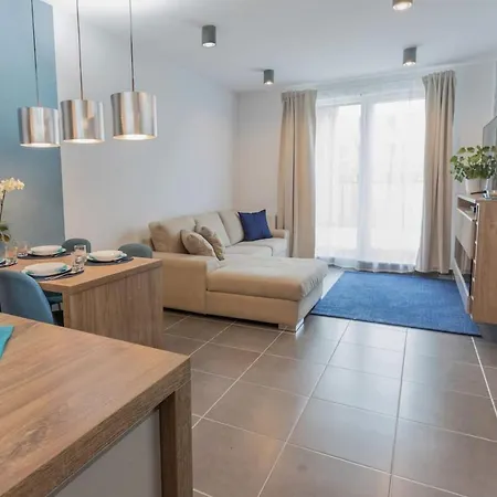 Appartamento New Corvin Home, Ac, Free Parking Balcony W/view *