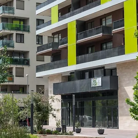 Appartamento New Corvin Home, Ac, Free Parking Balcony W/view