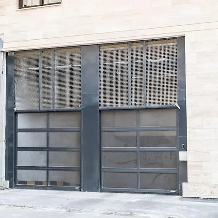 New Corvin Home, Ac, Free Parking Balcony W/view Appartamento